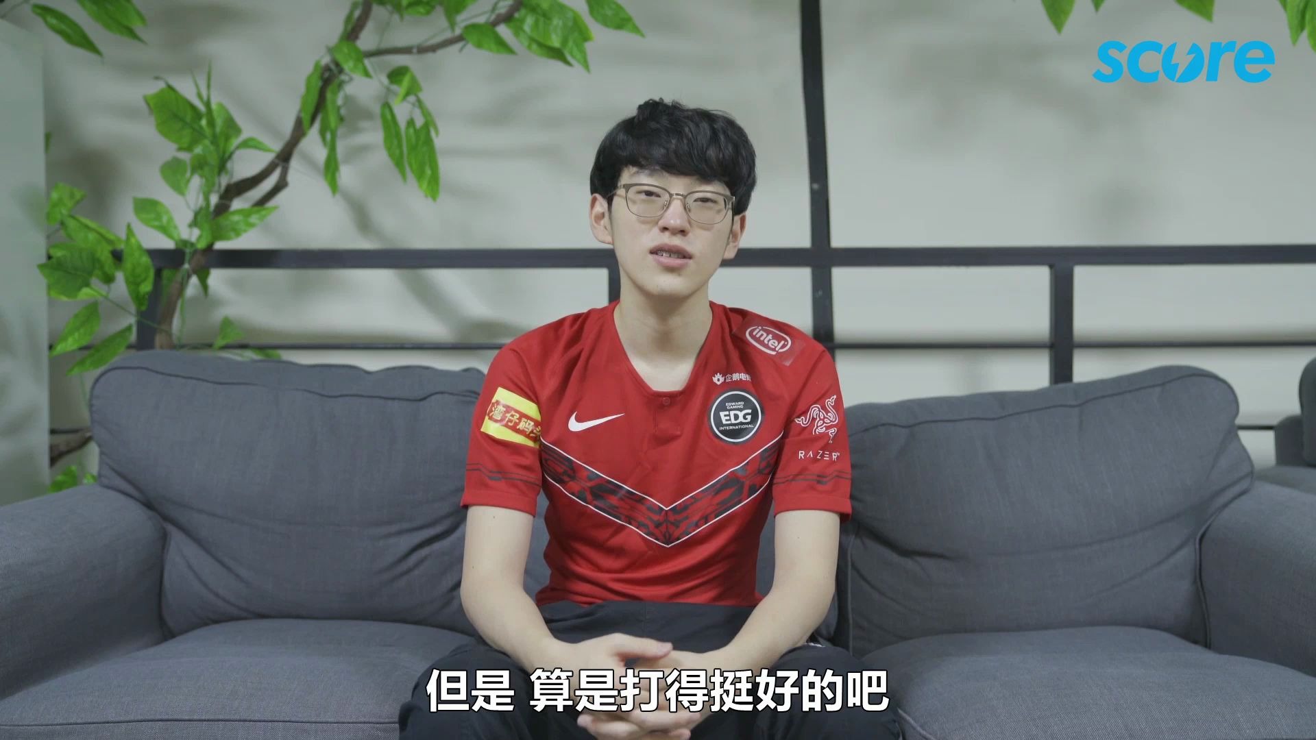 Scout重返赛场，比赛局势复杂首场状态出色，中国队观众沸腾！赛场气氛高涨的简单介绍