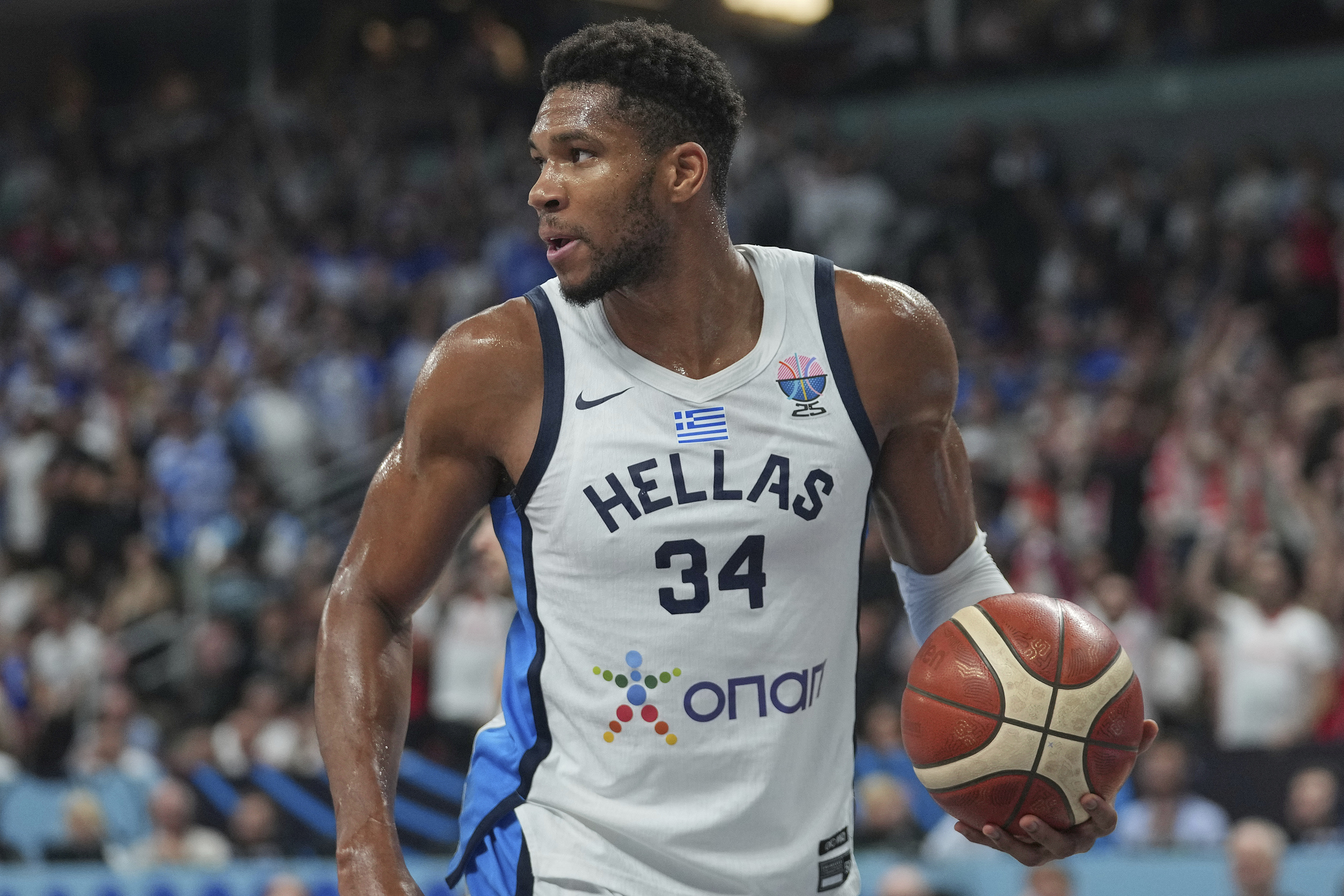 字母哥在曼联比赛中赛况扑朔迷离，赛事规则更新引发热议！的简单介绍